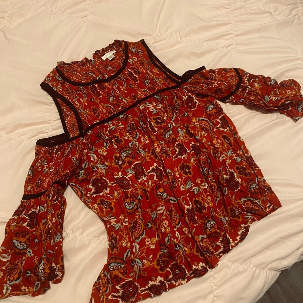 Target Xhilaration Peek- A -Boo Shoulder Top